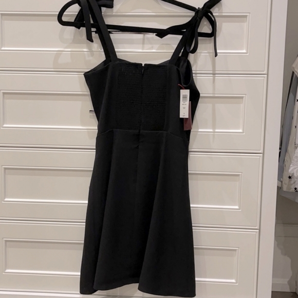 Sunday Best Weller Dress - Picture 2 of 9